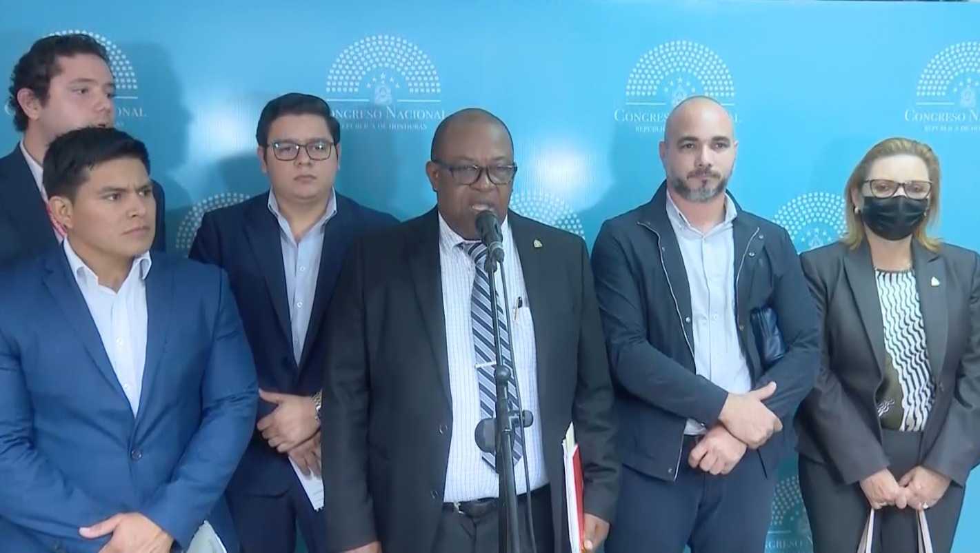 Comisión de Salud respalda la compra de edificio y contratación de personal para el funcionamiento del IHSS en La Ceiba